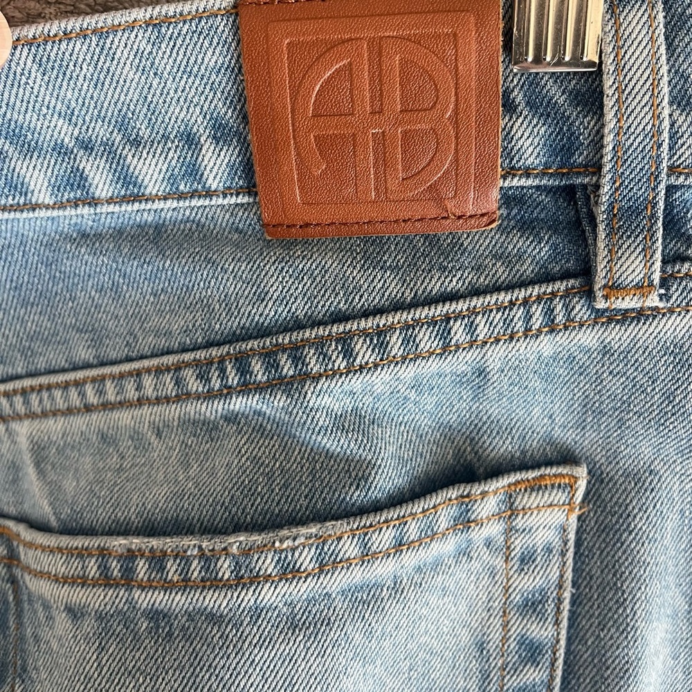 ANINE BING
Wide Leg Jeans. Size 29”. Org$340 - Picture 5 of 8